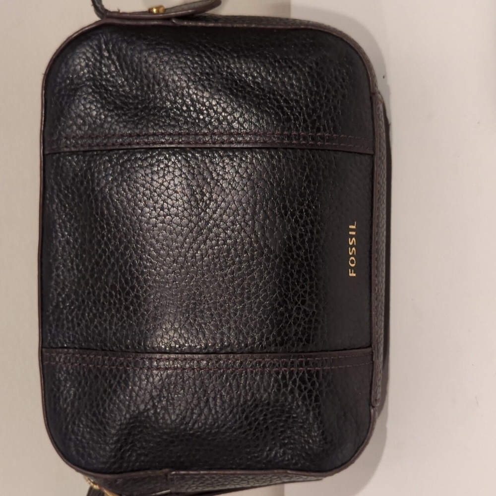 Fossil Gemma Pebbled Leather Crossbody Camera Bag In Black - Picture 3 of 14